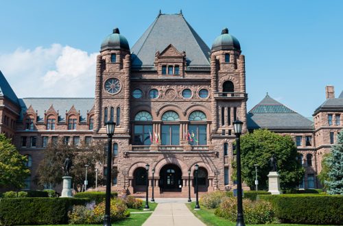 Ontario-Legislative-Building-at-Queen's-Park,-Toronto,-Canada